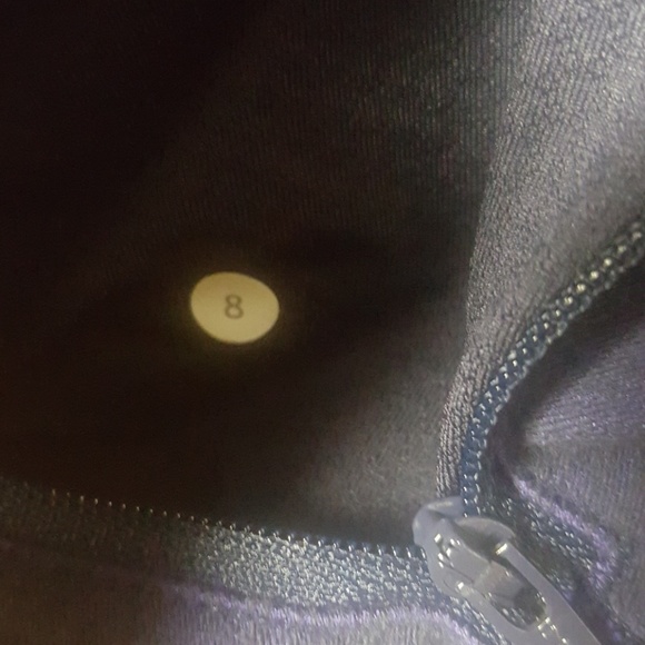 SOLD!! LULULEMON Purple Running Jacket- Size 8 - Picture 5 of 5